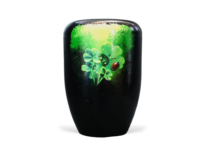 Klee mit Marienkäfer